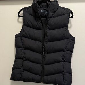 Elegant Black Puffer Vest for Women